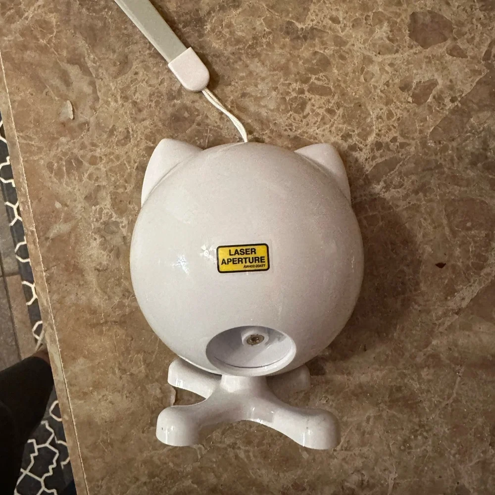 White Cat-Shaped automatic Laser Toy includes hand held laser (needs battery)